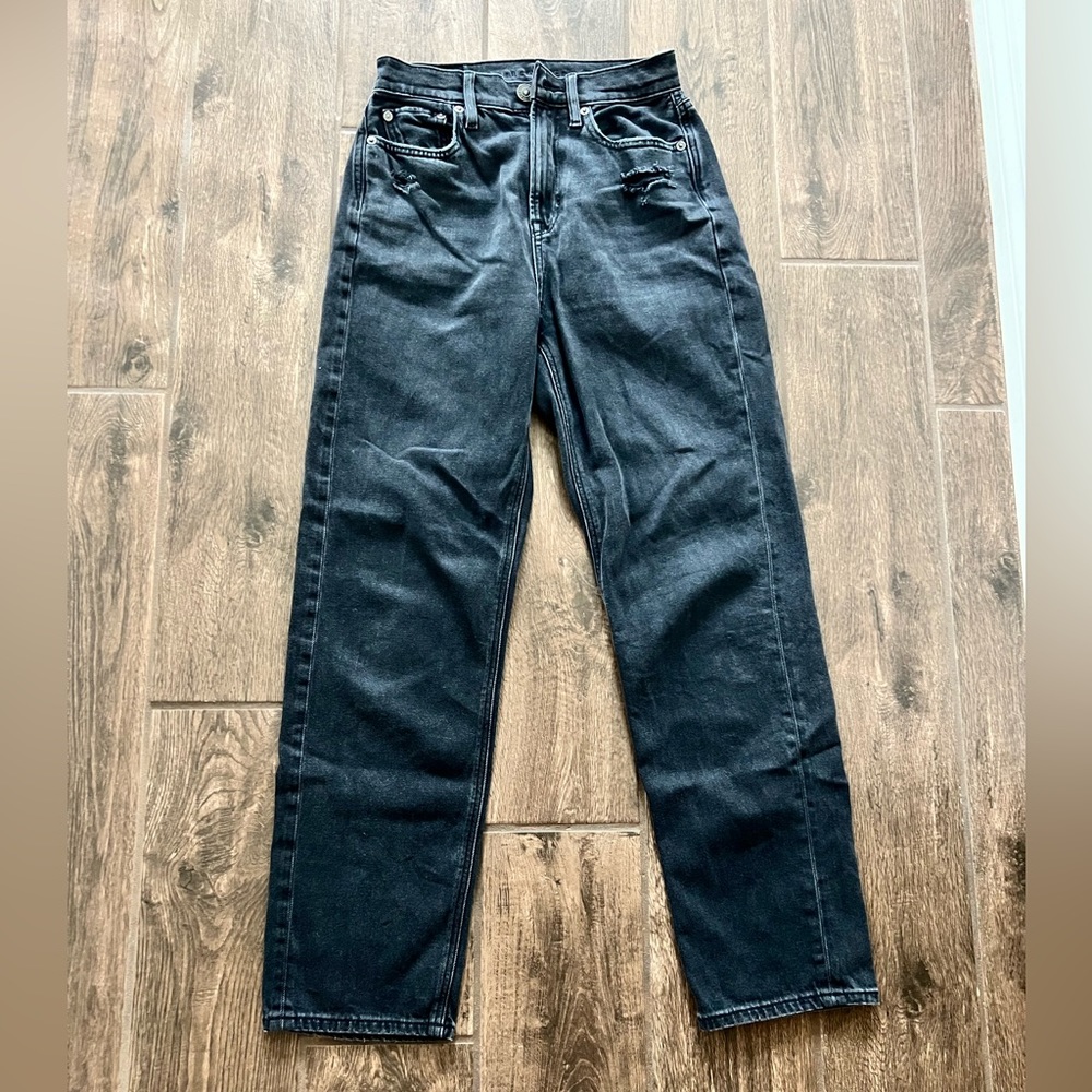 American Eagle 90’s Boyfriend Jeans Size 0